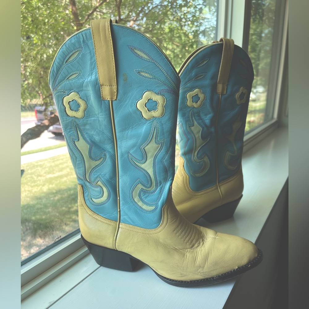 Vintage Adorable Butter Yellow & Baby Blue Leather Cowboy Boots Size 9